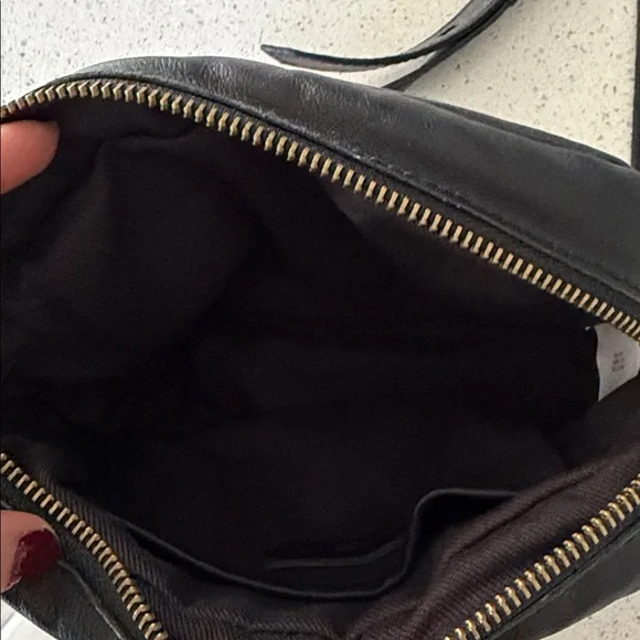 Madewell Transport Puff Black Leather Crossbody Camera Bag - Picture 8 of 9